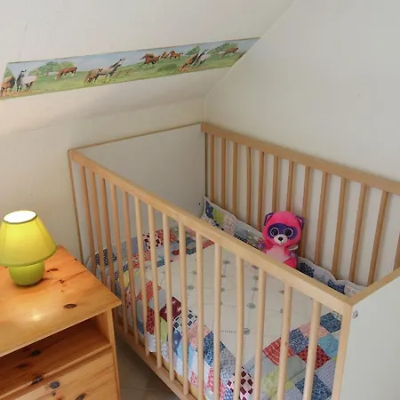 Cosy In Hildfeld With Terrace ווינטרברג